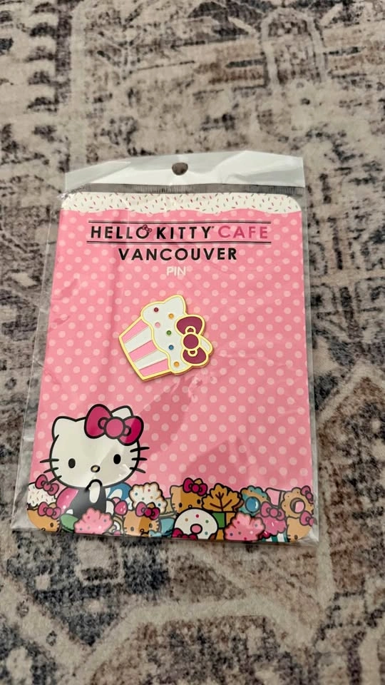 Hello kitty cupcake pin