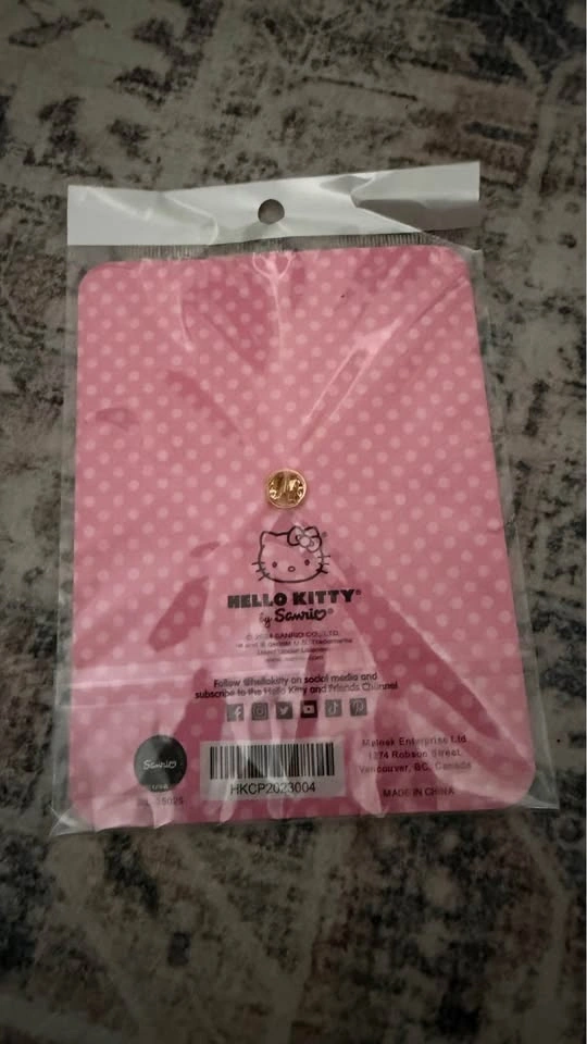 Hello kitty cupcake pin - photo 2