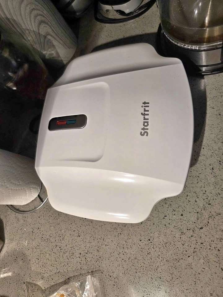 Starfrit Sandwich Maker and Glass Electric Kettle