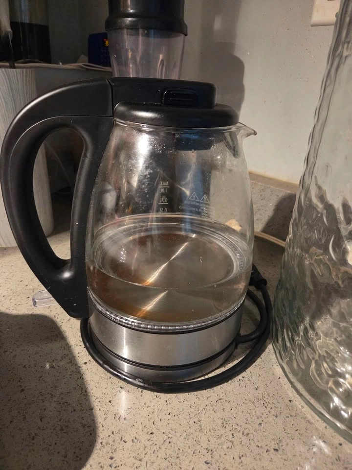 Starfrit Sandwich Maker and Glass Electric Kettle - photo 2