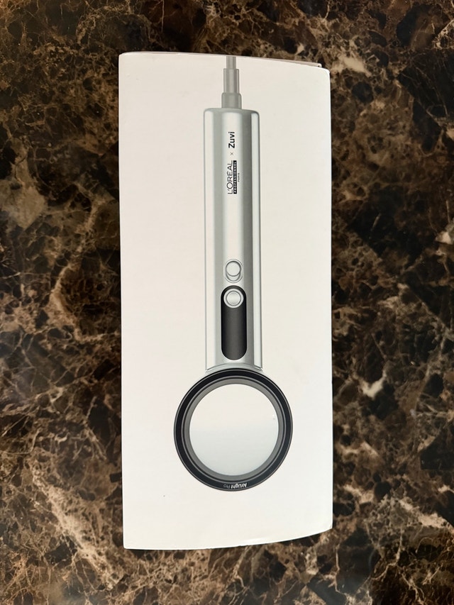 L’Oréal x Zuvi AirLight Pro Hair Dryer