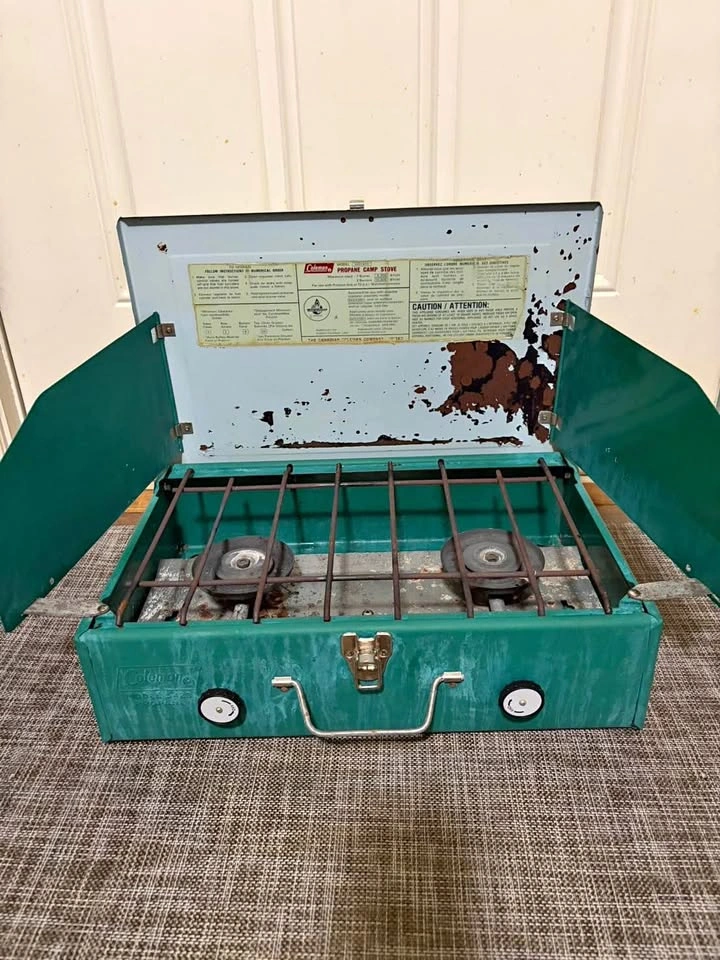 Coleman Propane Camp Stove with regulator hose