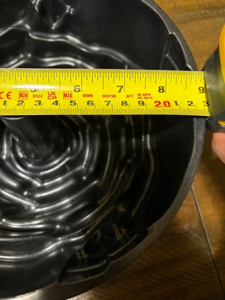 Nordic Ware Rose Bundt Pan (9 inch) - photo 2