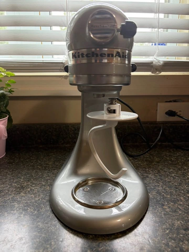 KitchenAid Artisan Stand Mixer - photo 2