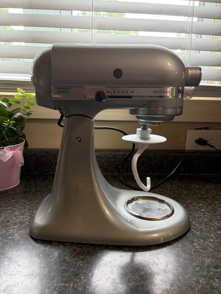 KitchenAid Artisan Stand Mixer - photo 3
