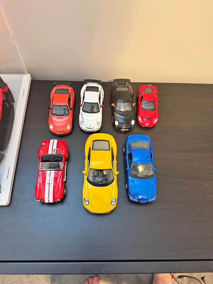 Wind up toy cars (7 of them)