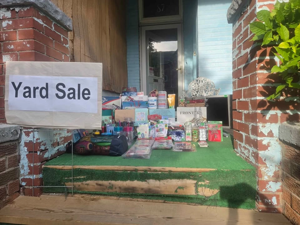 Yard Sale: Assorted Items - photo 2