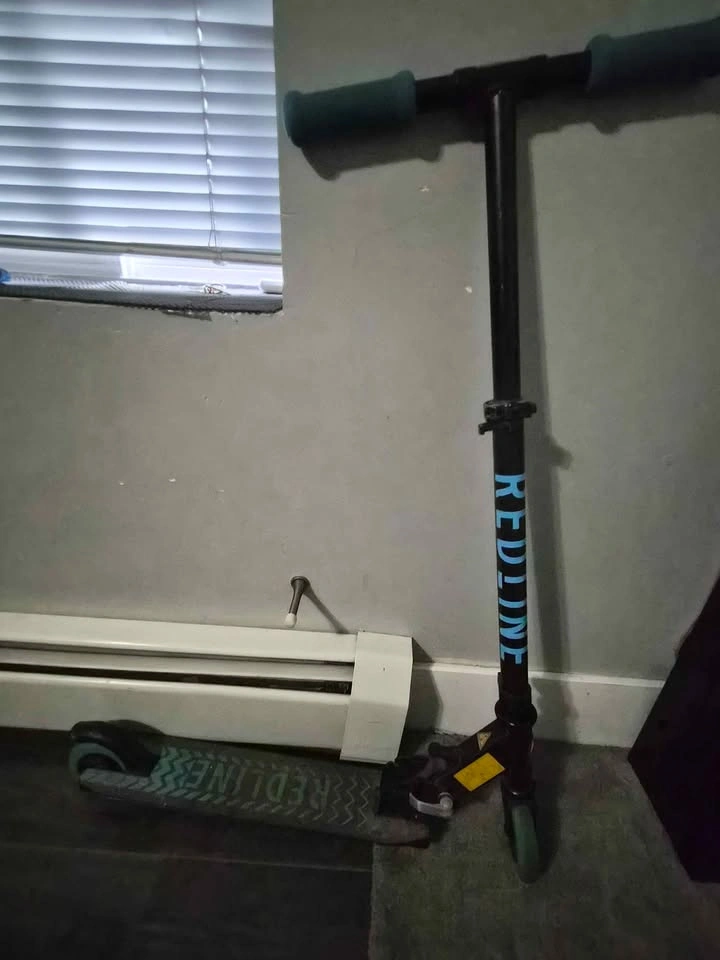 2 Redline Kick Scooter - photo 2