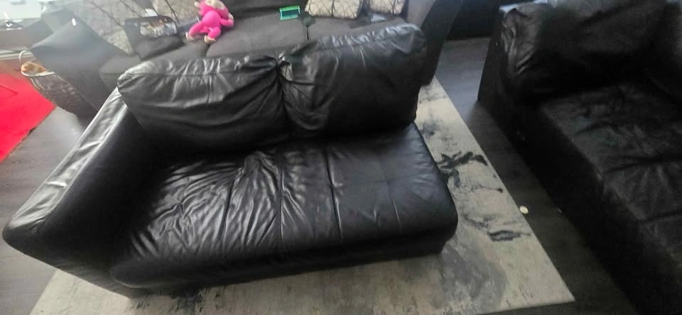 Black Leather Sectional Sofa - photo 5
