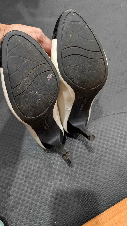 Women high heels $10 each - photo 3