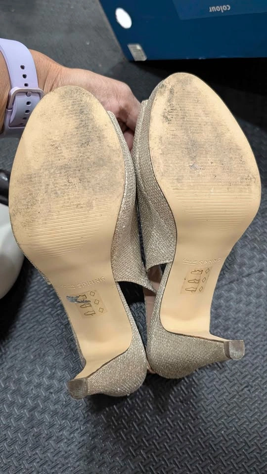 Women high heels $10 each - photo 4