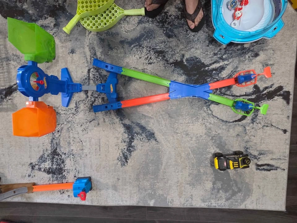 Hot Wheels Balance Breakout and Cobra Coil Playsets - photo 2