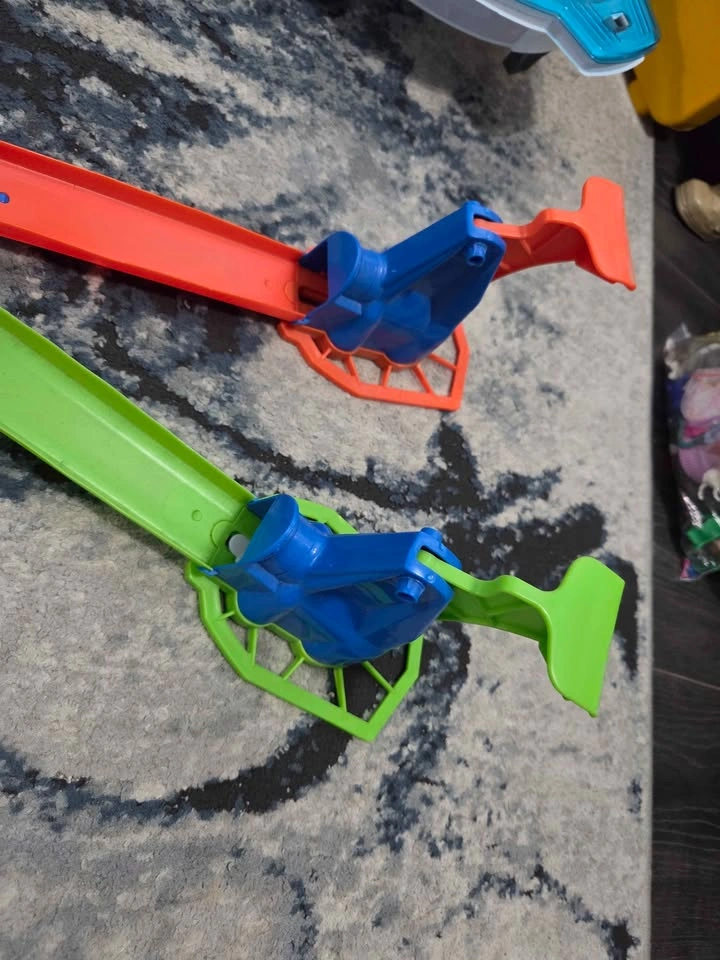 Hot Wheels Balance Breakout and Cobra Coil Playsets - photo 3
