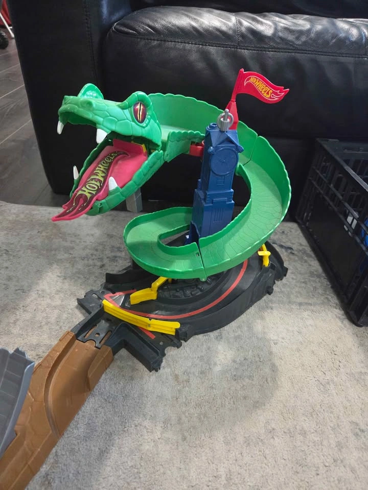 Hot Wheels Balance Breakout and Cobra Coil Playsets - photo 4