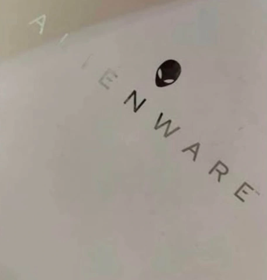 Brand new Alienware m16 R1 AMD Gaming Laptop - photo 2