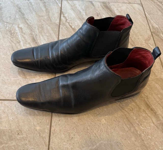 Men’s genuine leather chelsea shoes