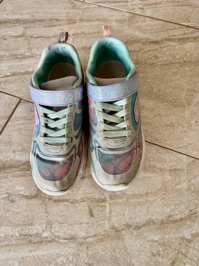 Skechers S-Lights Girls' Sneakers Size 3 - photo 2