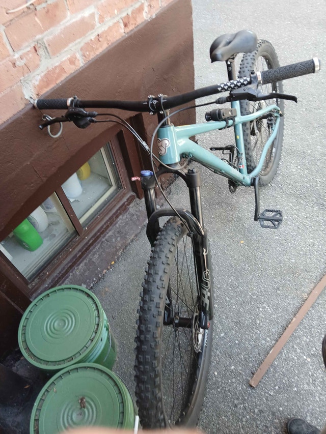 Sombrio Shovel 3 Mountain Bike - Pickup Only - photo 2
