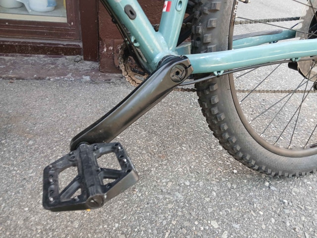 Sombrio Shovel 3 Mountain Bike - Pickup Only - photo 5