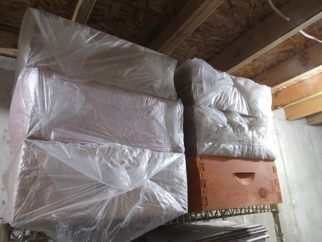 A Complete Beekeeping Setup - Supplies and Equipments - photo 4