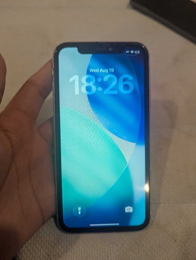 iPhone 11 - 64GB - 100% Battery Health