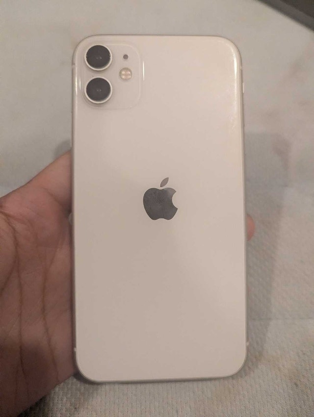 iPhone 11 - 64GB - 100% Battery Health - photo 2