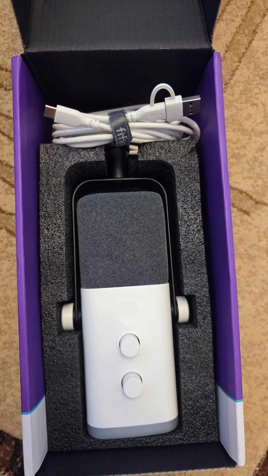 FIFINE AM8 White XLR/USB Gaming RGB Microphone - photo 4