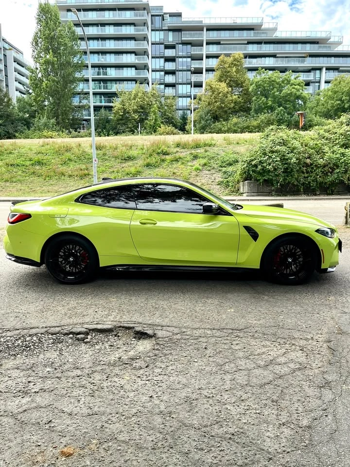2022 BMW M4 Competition Coupe - photo 2
