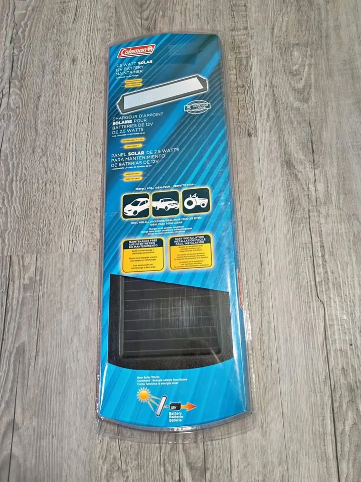 Coleman 2.5 Watt Solar 12V Battery Maintainer New in Package