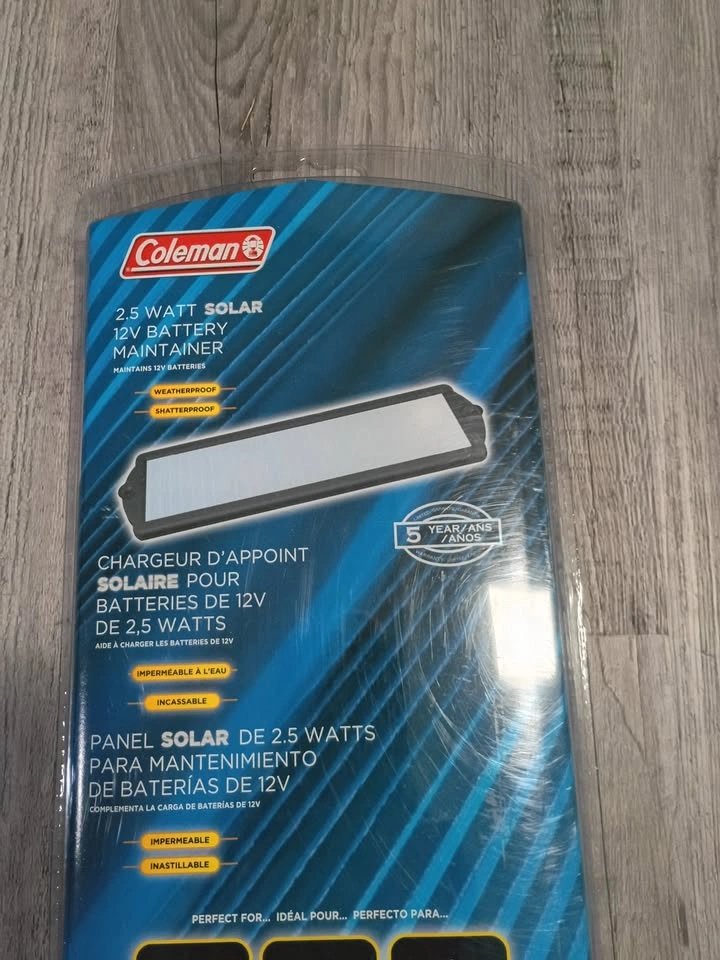 Coleman 2.5 Watt Solar 12V Battery Maintainer New in Package - photo 2