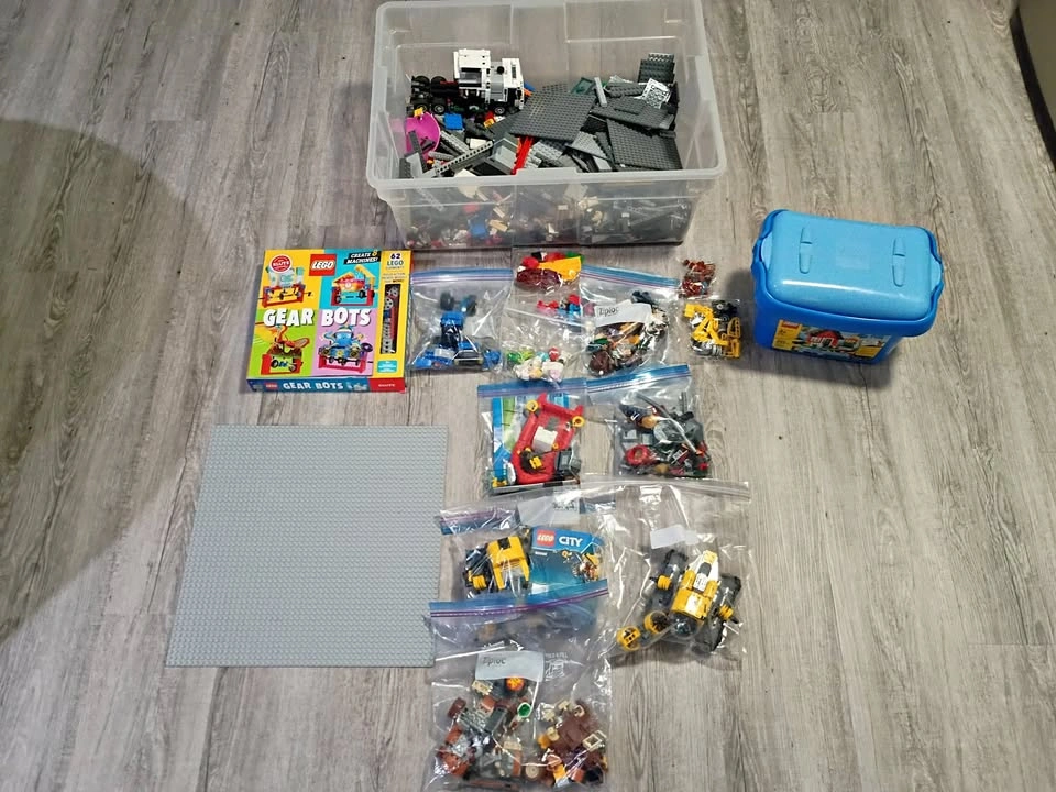Lot of 14 Pounds of Lego Blocks Parts Baseplates and Other Piece
