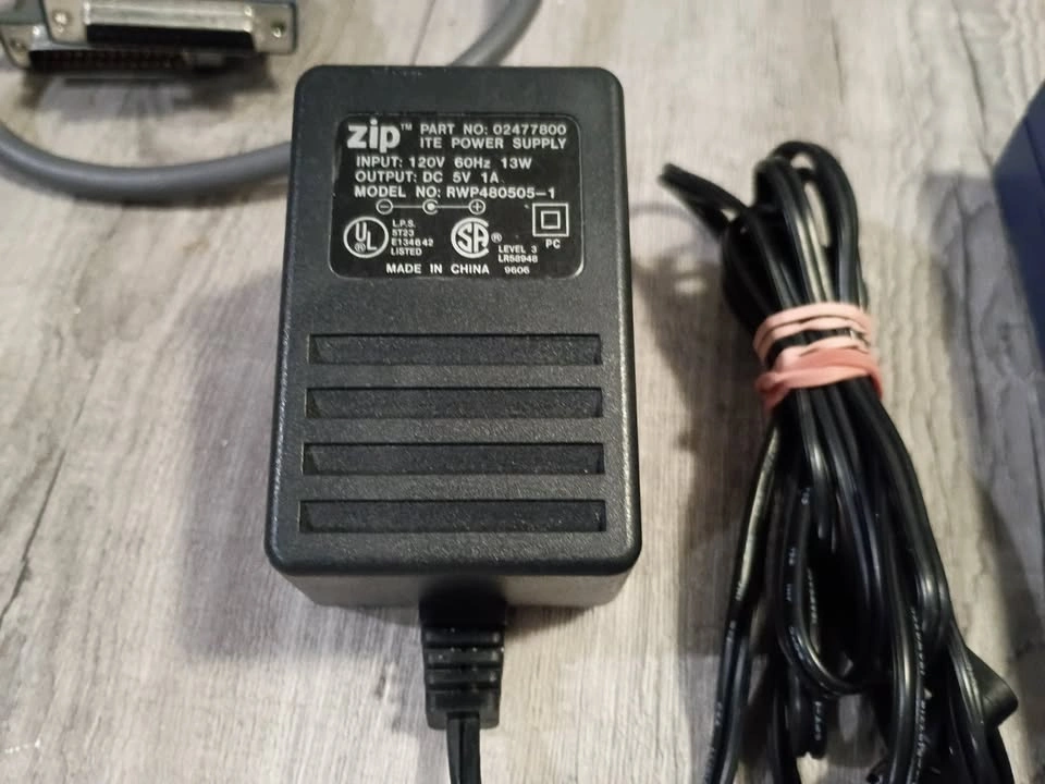 Two Iomega Zip External Drives Z250P & Z100P with Accessories - photo 4