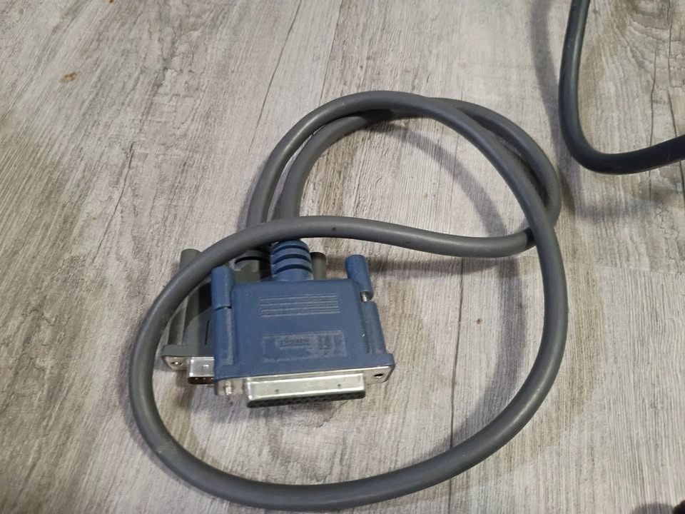 Two Iomega Zip External Drives Z250P & Z100P with Accessories - photo 5