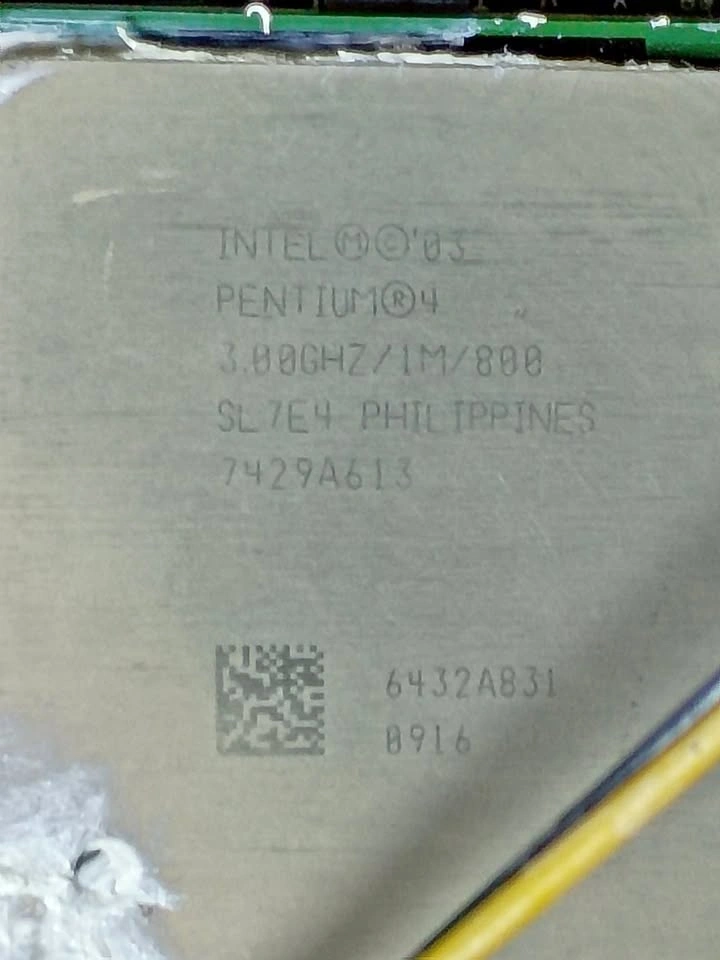 Pentium 4 3.00GHz CPU with Gigabyte Motherboard