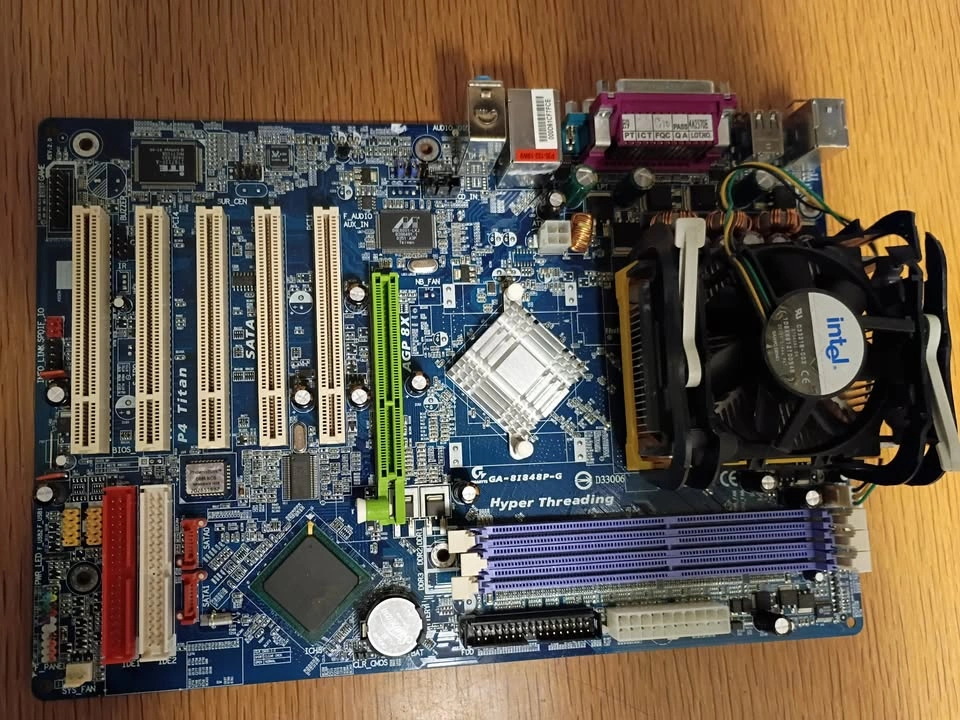 Pentium 4 3.00GHz CPU with Gigabyte Motherboard - photo 2