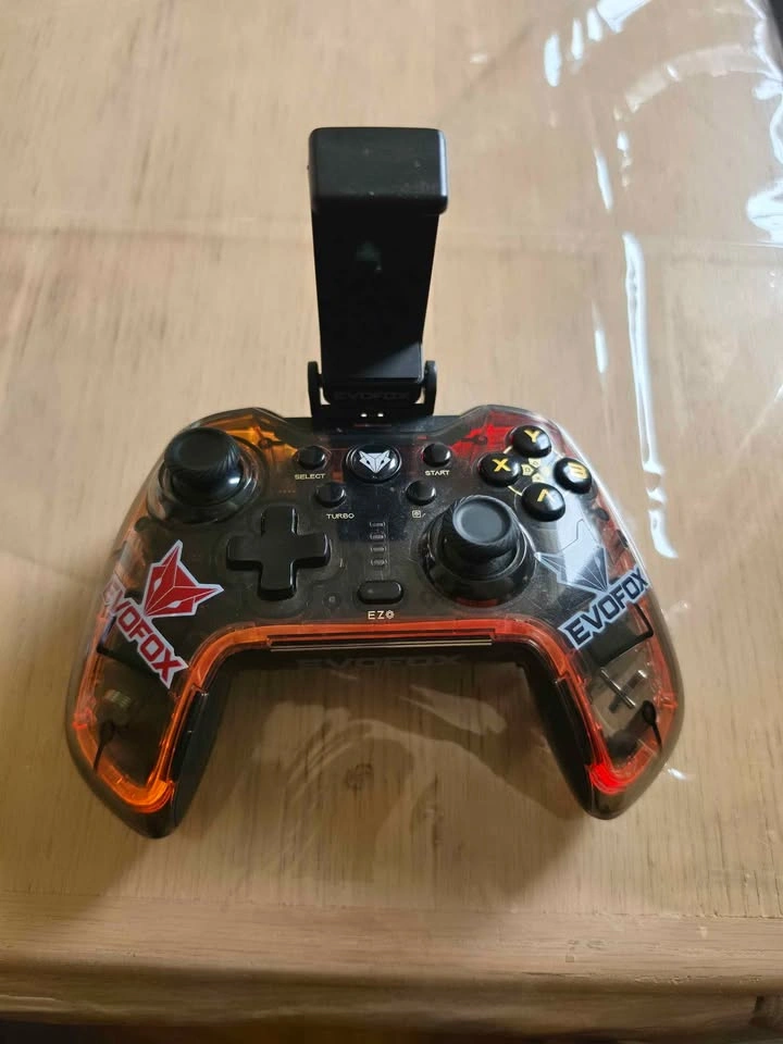EvoFox One Wireless Controller - photo 2