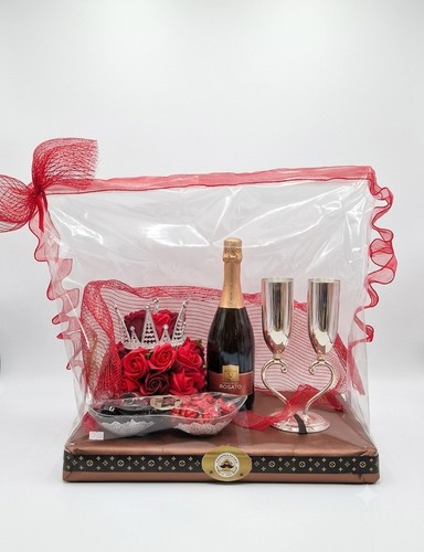 Gift Basket Red With Wine And Cups