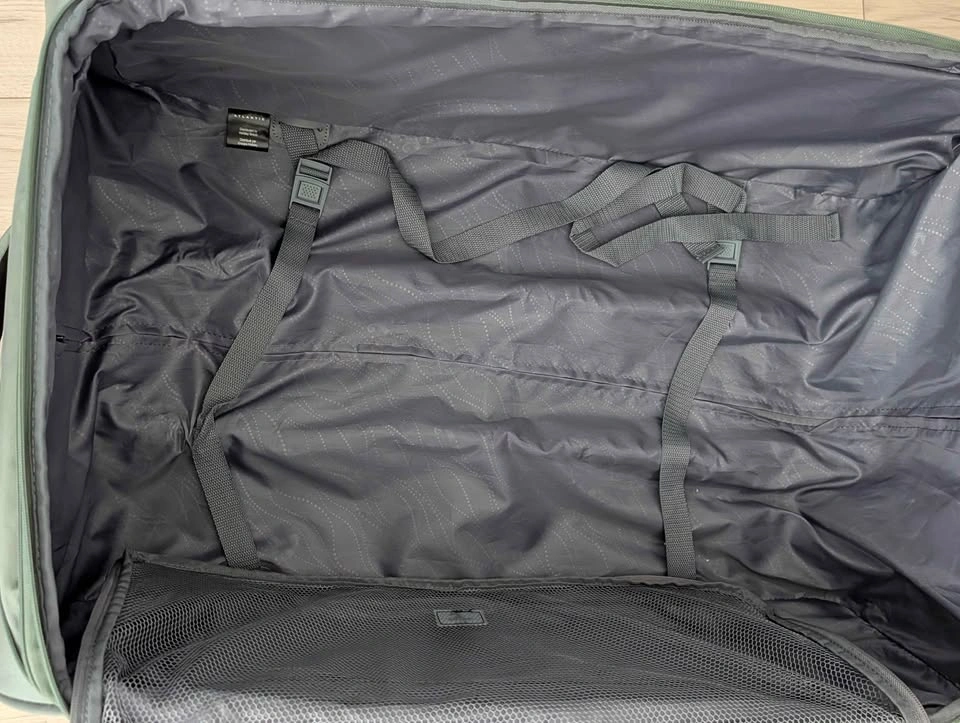 Atlantic Softside Spinner Large Suitcase Luggage - photo 4