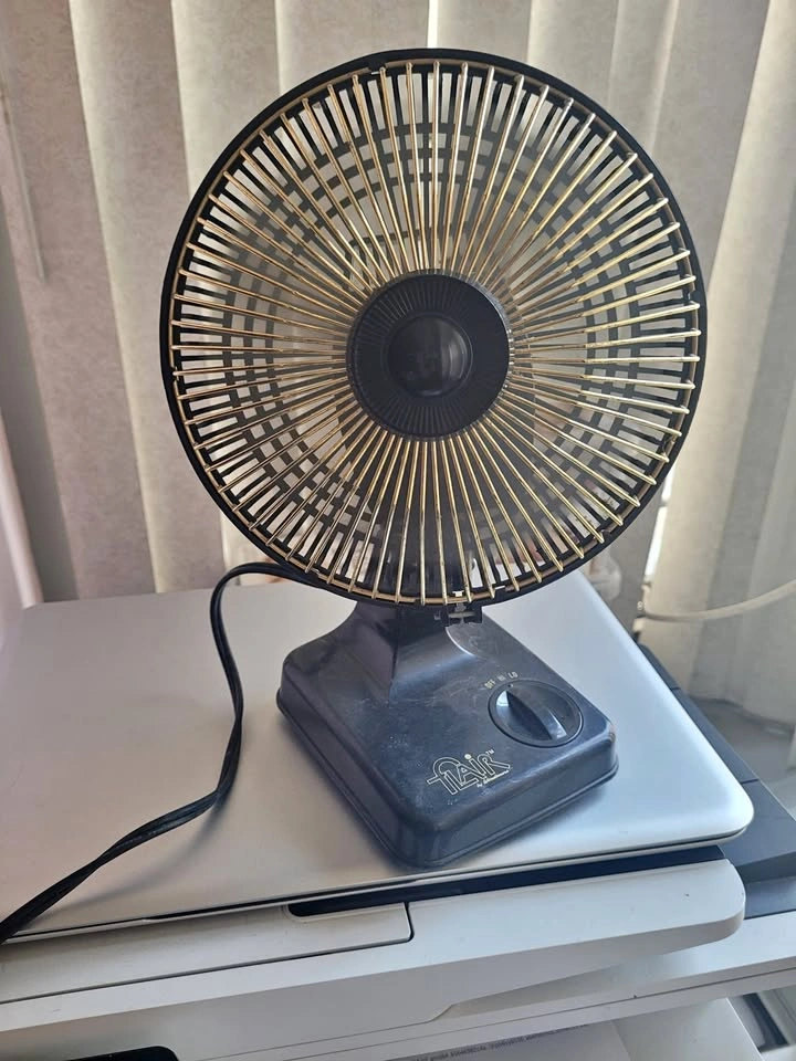 Vintage Windmere Small Bedside Desk Tilting Fan DF-7 2 Speed