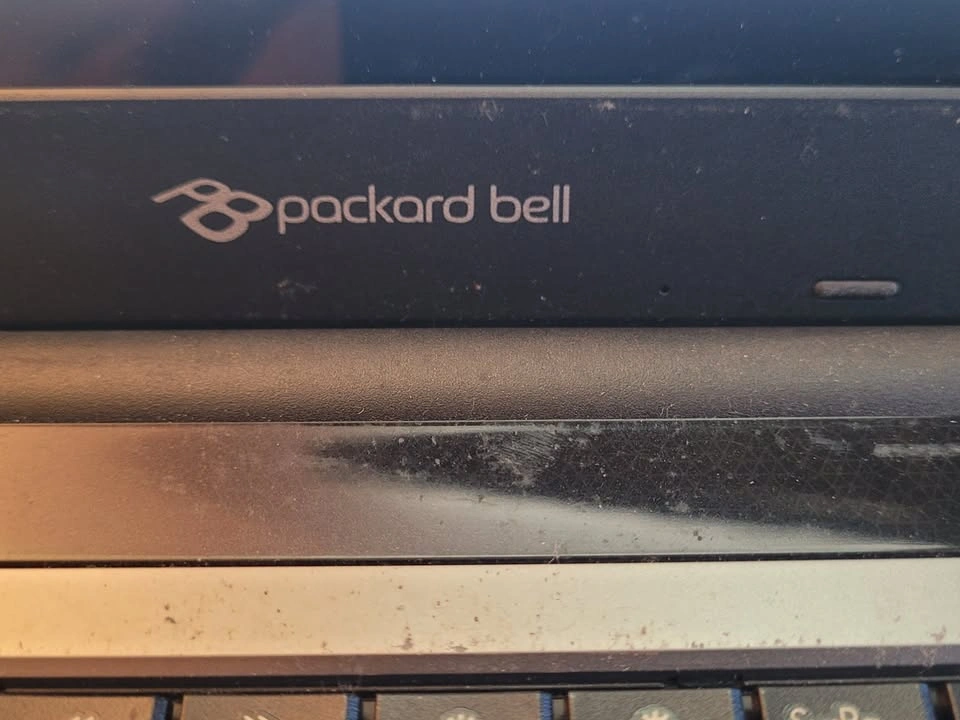 Packard Bell EasyNote TE Laptop i3 15.6 inch 4GB RAM 320GB HDD - photo 2