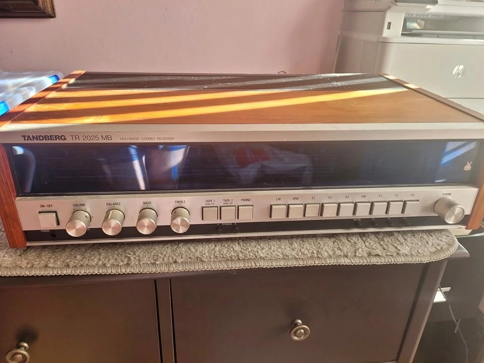 Tandberg TR 2025 Stereo Receiver