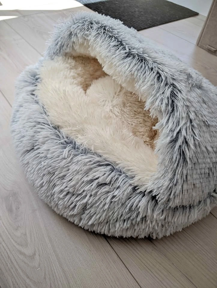 NEW Faux Fur Calming Donut Pet Bed for Cats or Dogs