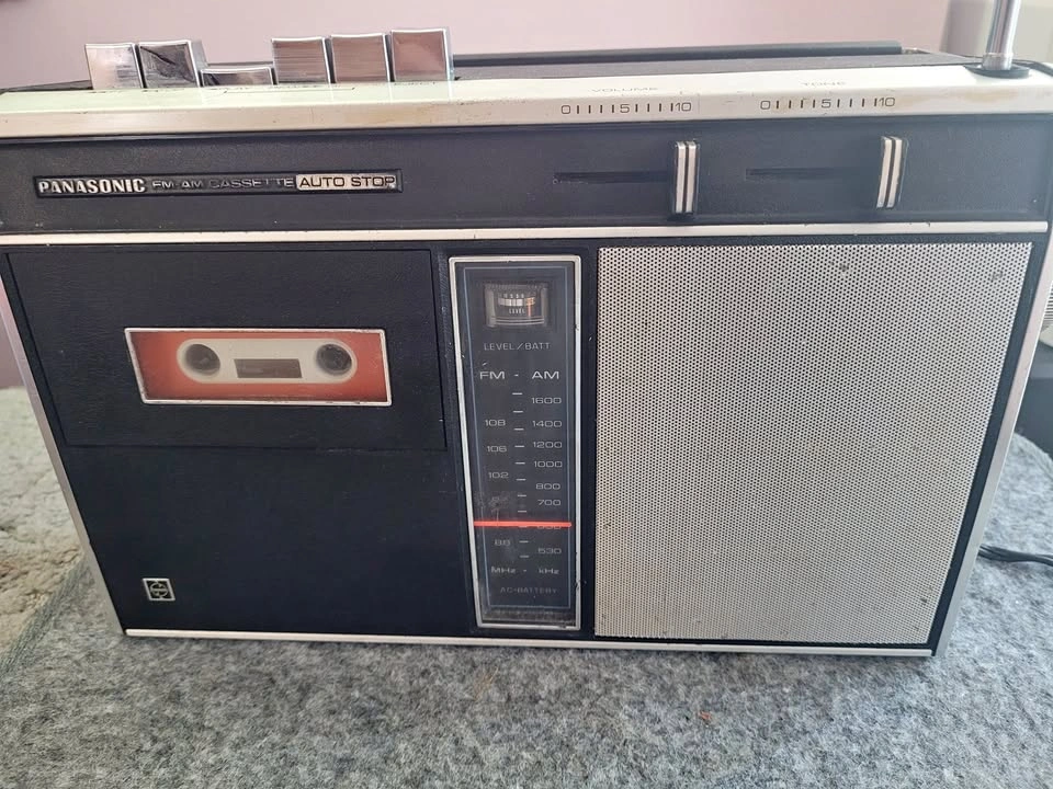 Vintage Panasonic RQ-236S AM/FM Radio Cassette Player Boombox