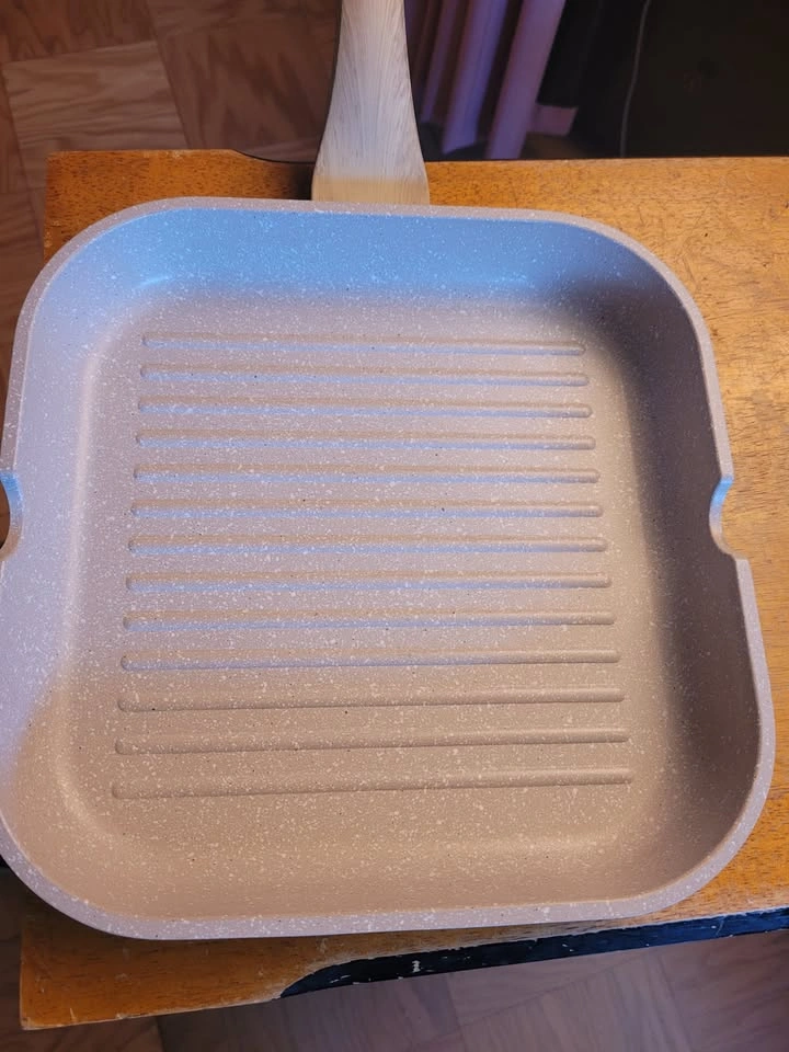 11" Master Class Non-Stick Ceramic Square Grill Pan - photo 3
