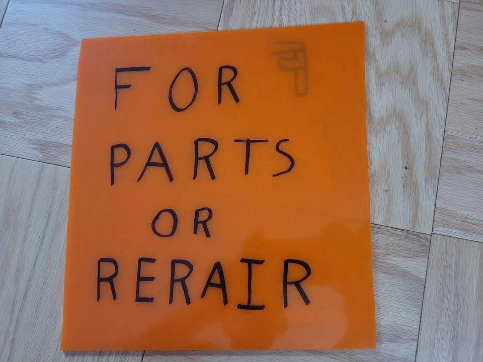 MICROSOFT SURFACE 1943 NO HDD/OS screen OK FOR PARTS - photo 4