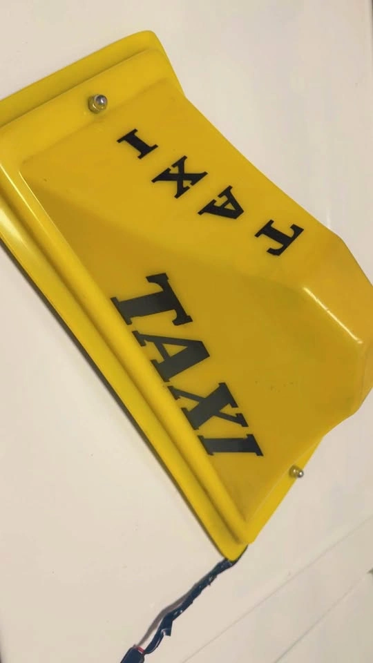 Two taxi logos - photo 3
