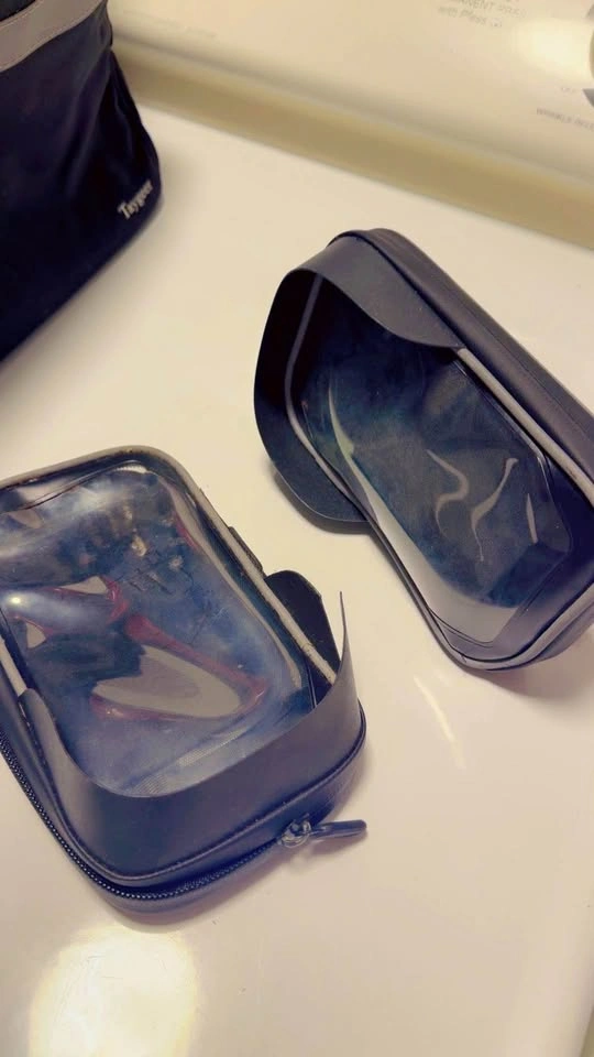 Phone holder and cover - photo 2