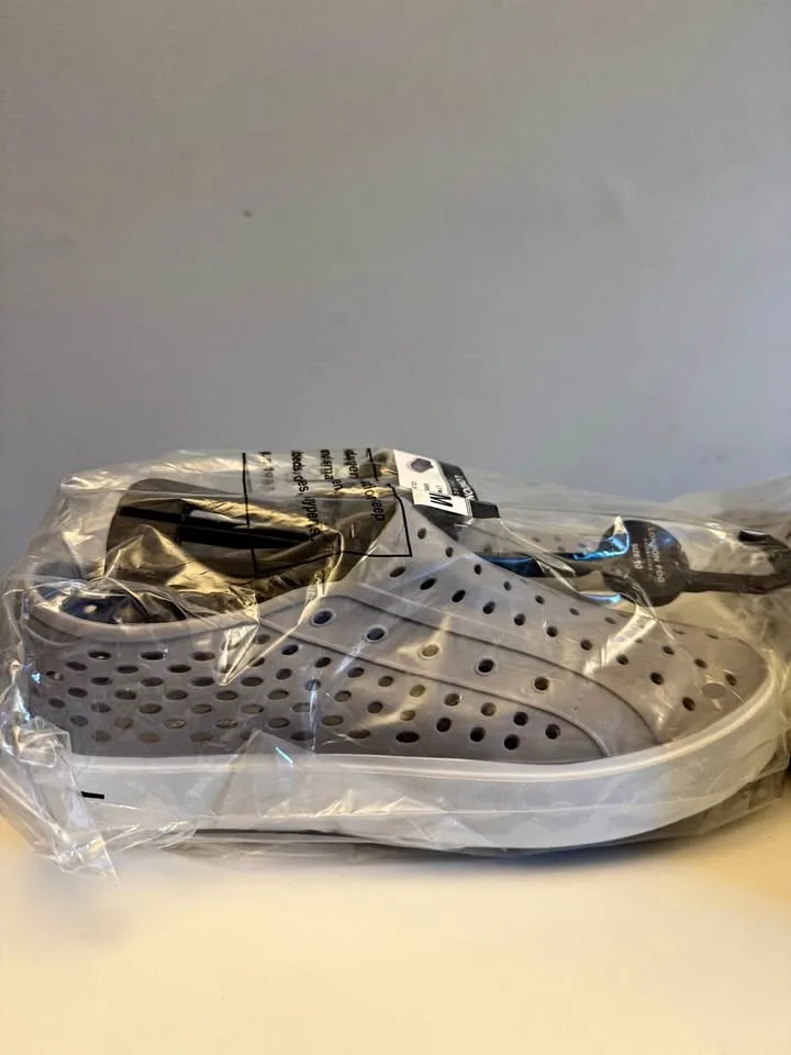 London Fog Athletic Casual Shoes 13M and 10M thumbnail
