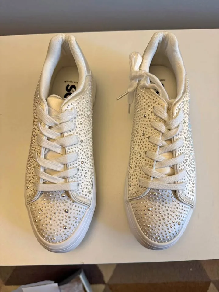 SO Veasley Women's Casual Lace-Up Sneakers 9W thumbnail