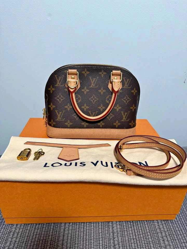 Louis Vuitton Alma BB Monogram - Authentic